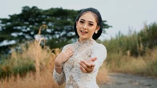 Download lagu Silvy Kumalasari - Lamunan mp3