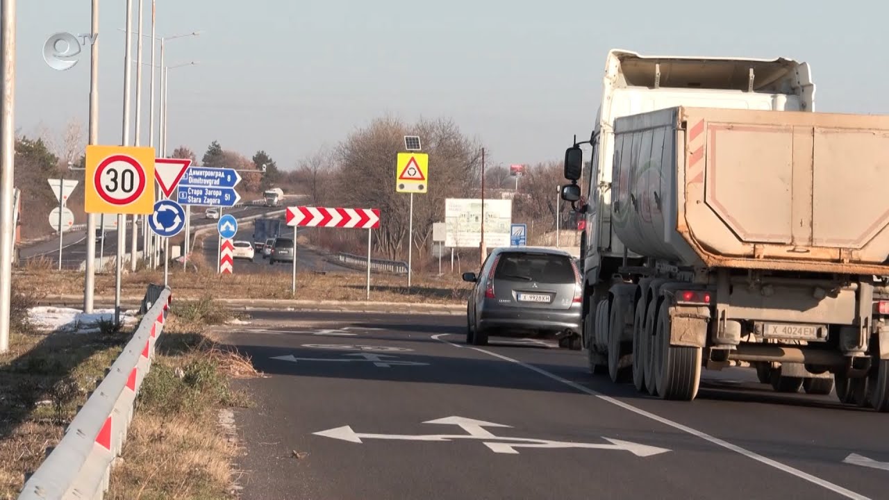 Грешка в маркировката преди кръговото кръстовище на пътя Хасково-Димитровград