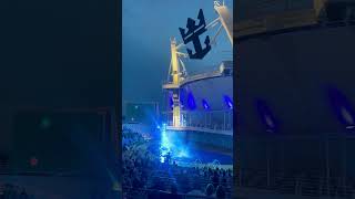 Dives, Dives, Dives! Aqua Theatre Entertainers are SO talented! #allureoftheseas #royalcaribbean