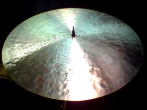 22 Ultra Dark, Dry & Trashy Flat Ride, 2084g - Handcrafted cymbals by Craig Lauritsen.MOV