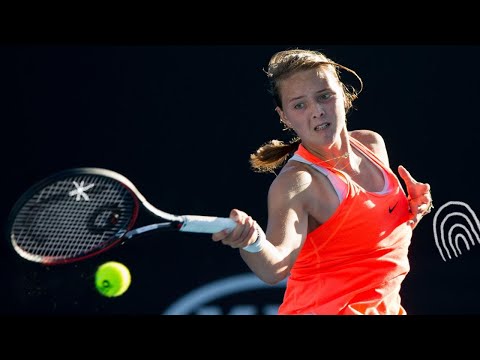 Jule Niemeier vs Elena Rybakina  (Three Impressive Points) -   2023 Stuttgart