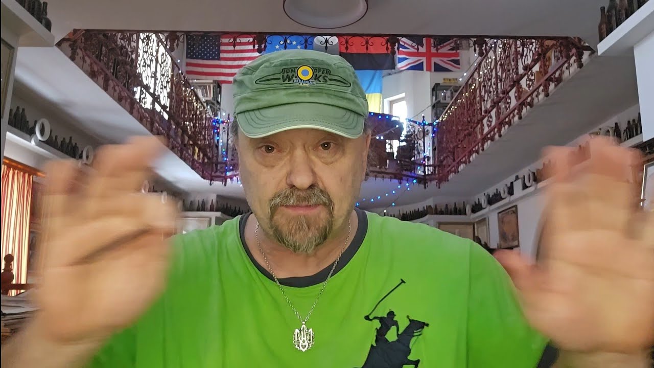 Два "чёрных лебедя" вылетели к Трампу и он сам их запустил, назло врагам и себ?