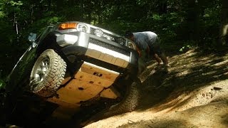 preview picture of video 'FJ Cruiser getting sideways at The Gulches in SC'