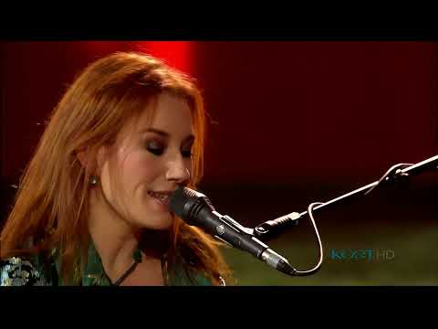 Tori Amos - Wednesday at PBS Soundstage  - Live in Chicago 2003  -  4K 60fps - Upscale