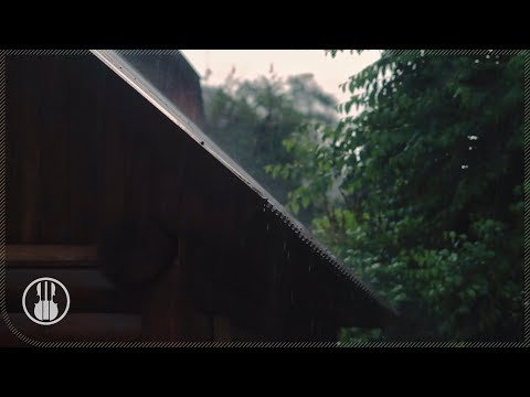 Beginn eines Gewitters. Starker Regen und Donner zum Schlafen und Lernen.