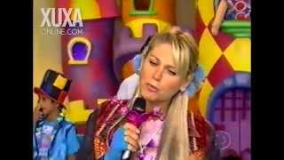 Xuxa canta “Mexe, Mexe”