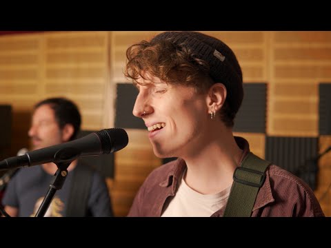 Moe - "Bloody Lips" (Official Video)