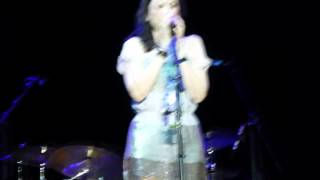 Amy Macdonald - Give It All Up (Acoustic) - Fulda 2012