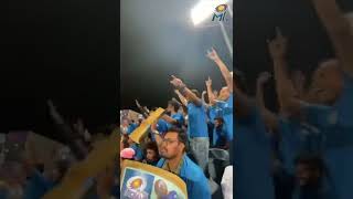 Fans cheer loud in Pune stadium | Mumbai Indians