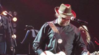 Hank Williams Jr.-I Think I&#39;ll Just Stay Here and Drink / Merle Haggard Tribute