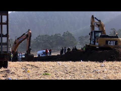 Airlines in Ethiopia, China, Indonesia and elsewhere grounded the Boeing 737 Max 8 jetliner Monday after the second devastating crash of one of the planes in five months. (March 11)