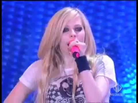 Avril Lavigne - Girlfriend [FESTIVALBAR 2007]