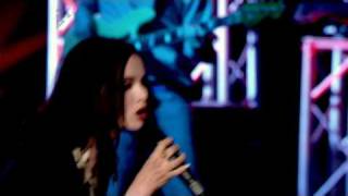 Sophie Ellis Bextor Heartbreak (Make Me A Dancer) - Live