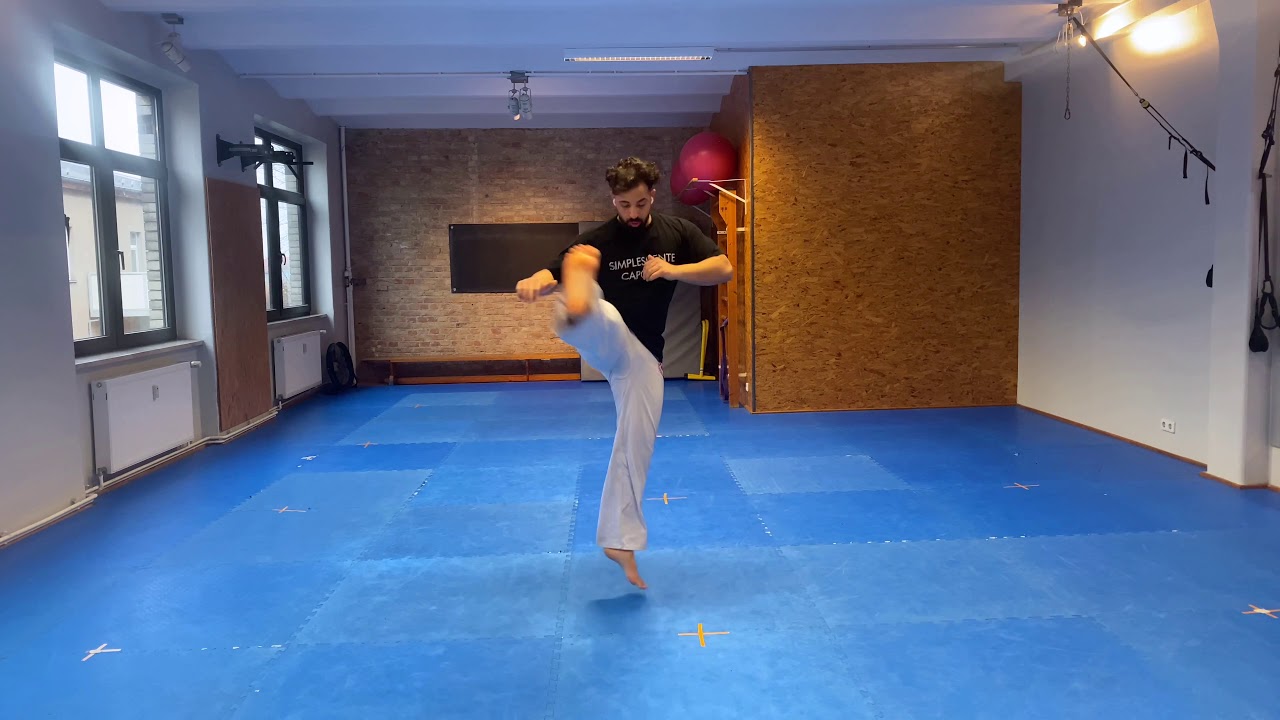 Capoeira Tutorial German Basic Steps ( ARMADA PULADA)