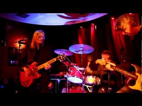 Henry McCullough - Looking For Trouble