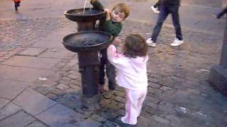 En la fuente de la Plaza