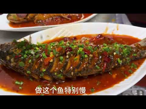 Running a fast food shop in Shenzhen: Open from 5 PM to midnight, keeping busy is a good life