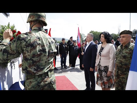 Положен венац и цвеће на спомен плочу јунацима са Кошара