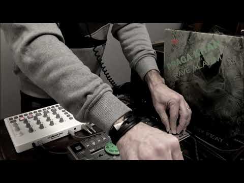 Acid techno with a kick and a 303 bassline only