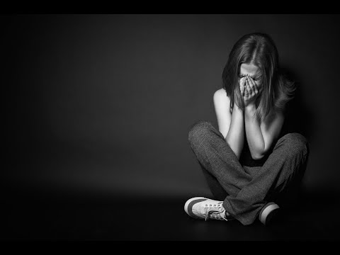 Grafomāns un Sandija Fridrihsone - Klusums (lyrics)