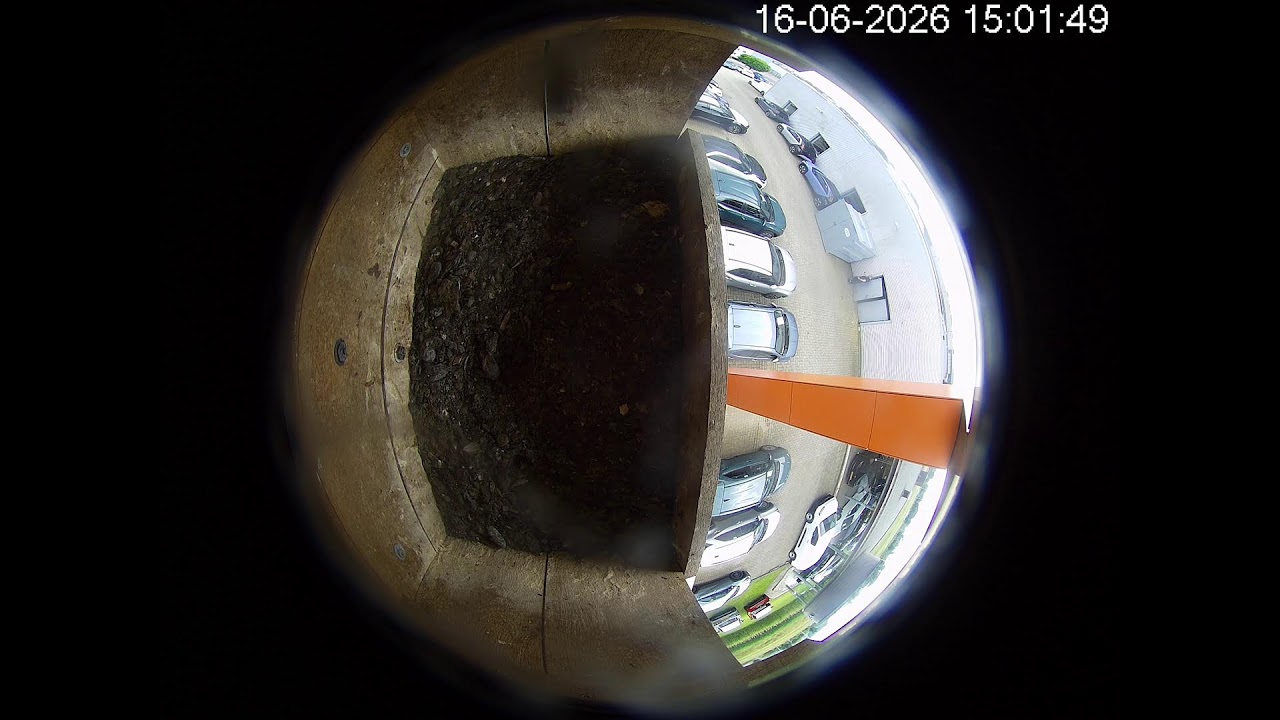 Live webcam view of Schoolderman Bird House Nest Cam