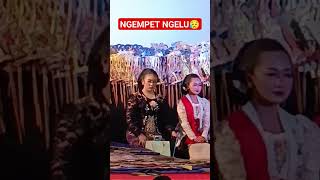 Download lagu reaksi niken menahan rasa pusing karena sakit gigi😥 #shorts #nikensalindri #nikensalindry mp3