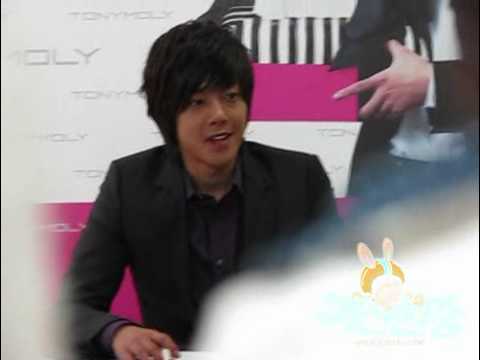 [Fancam7] Kim Hyun joong @ Tony Moly Fan Sign 100404