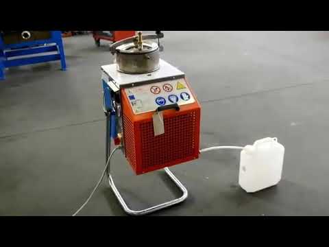 Utilizzo di  un distillatore per solventi Ciemme modello K2