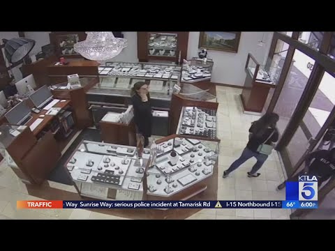 Store employees fend off smash-and-grab robbery