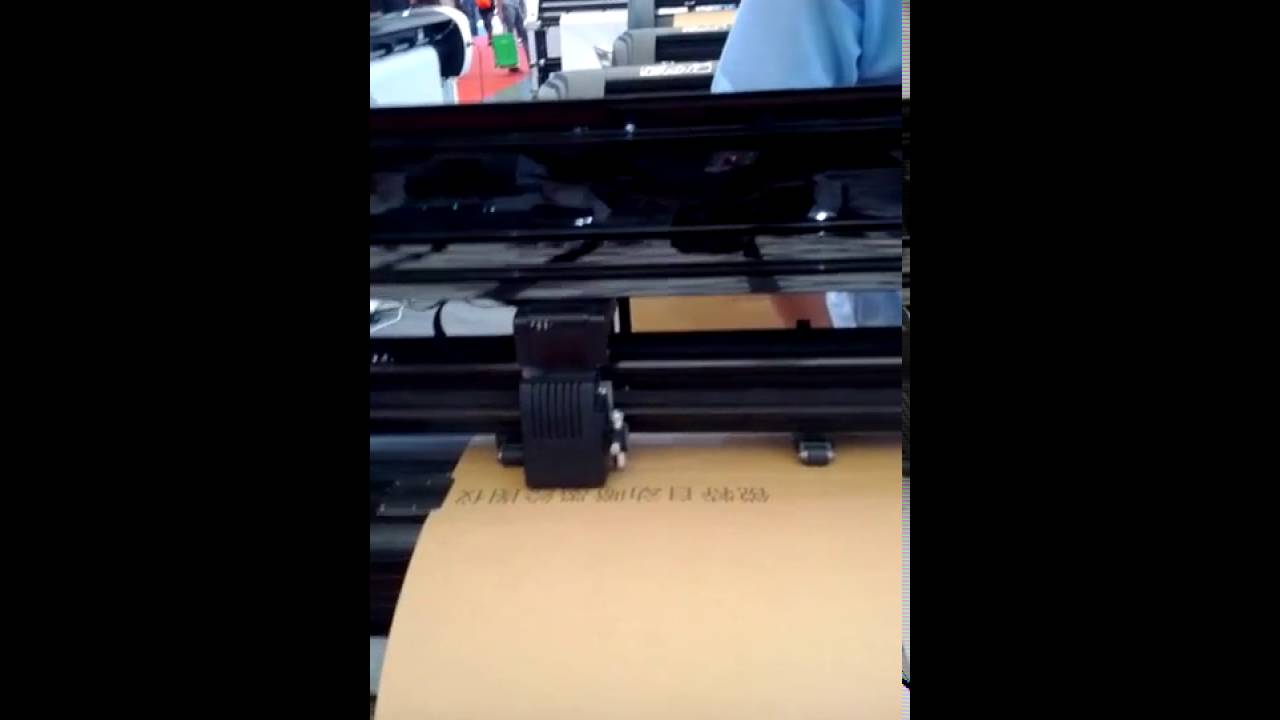 Рулонный режущий плоттер Hefei YT-1800JC видео