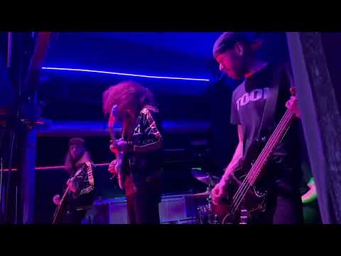 Grande Royale, “…Breaking news”