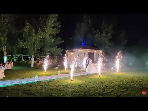 Είσοδος γάμου Πρέβεδος , σιντριβάνια ψυχρής φλόγας & πυροφλάς