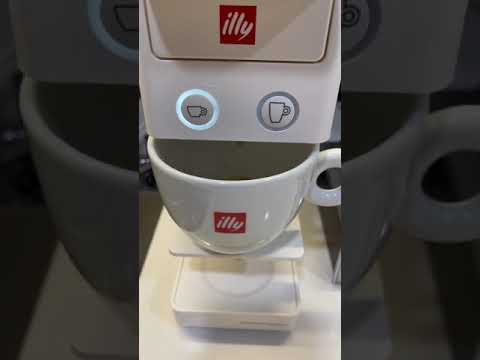 illy Y3.3 iperEspresso & illy Electric Milk Frother