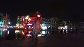 Buổi tối tại VinWonders Hà Nội đẹp lung linh.