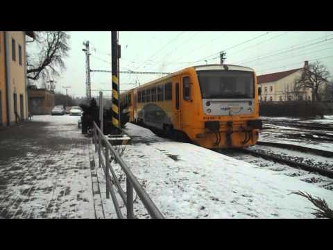 Odjezd vlaku Os 7074 (ČD 814.061) - Klášterec nad Ohří, 22. 2. 2013