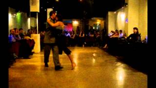 Samantha Dispari y Santiago Fina bailan "La Serenata de Ayer" en Porteño y Bailarín