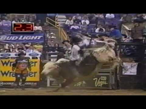 Joe Hopper bucks Owen Washburn - 04 PBR St. Louis