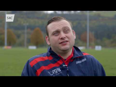 ROB DAVIES: Enillydd y fedel Aur yn y tenis bwrdd i ddynion yng ngemau paralympaidd Rio 2016