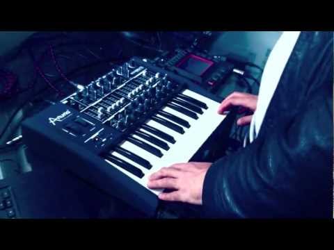 Man On The Living Road - Recording Synths and testing the arturia minibrute analog synthesizer
