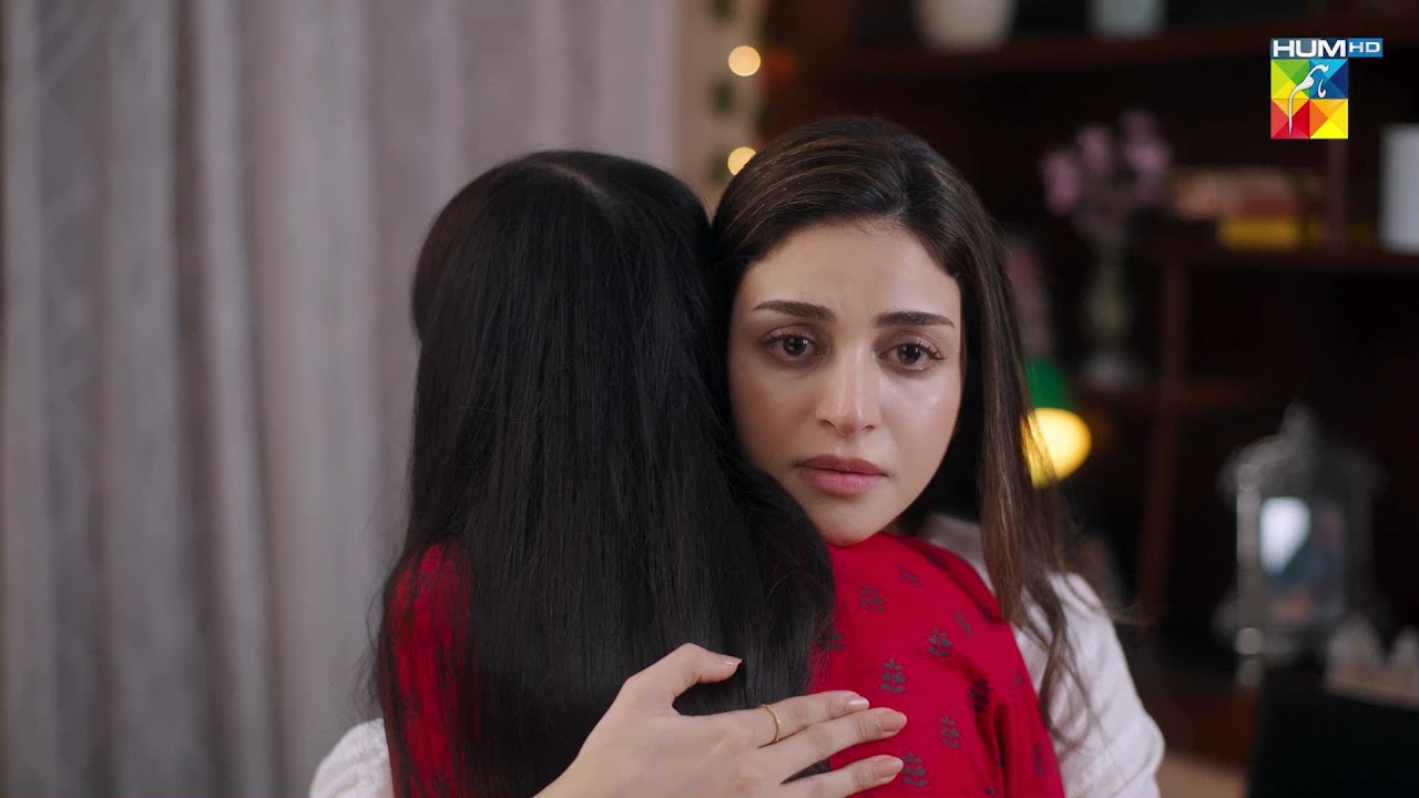 Maa Ke Gham Ne 2 Behnon Ko Qareeb Kardiya...! #neelikothi - HUM TV