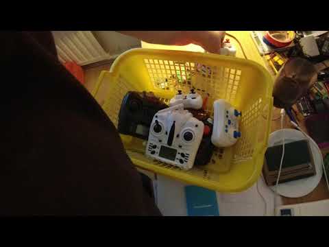 MongoTV_5919 - Mongo Drones Testcenter - Del 35 - Kigger På Mine Gamle Droner og Droneudstyr