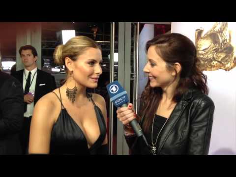 Sophia Thomalla freut sich jetzt schon auf Weihnachten | Die Goldene Henne 2012 | MDR | RBB | ARD