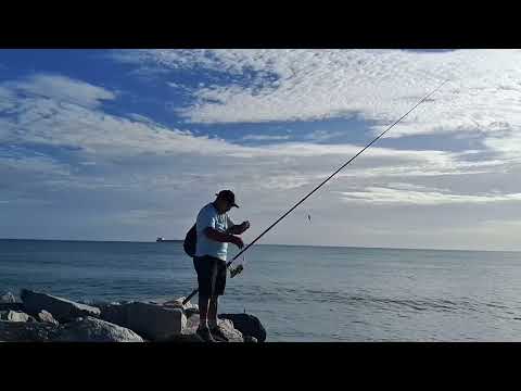UMA MANHÃ DE PESCA NA PRAIA DE IRACEMA FORTALEZA CE 