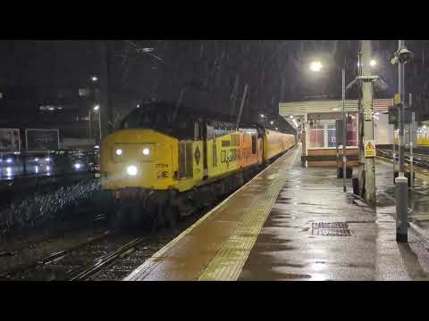 37254 and 37057 Open the throttle at Colchester station. 30/01/26