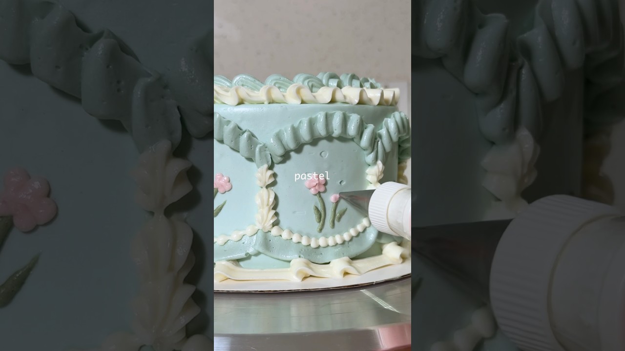 Prettiest Vintage Cake Ever 💖