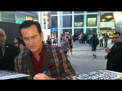 Bruce Campbell of Evil Dead and Burn Notice Signing Autographs for Fans in Hollywood