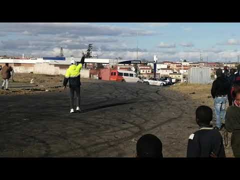 LA Gardi spinning in Mdantsane