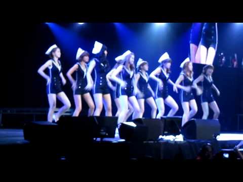 100904 SNSD Genie @ SM Town LA