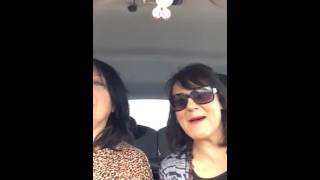 She's got a wiggle - Two non-blondes