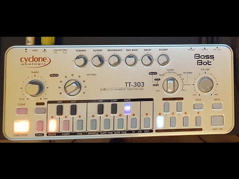Cyclone Analogic TT-303 Bass Bot V2 & Korg Volca Sample Test Run